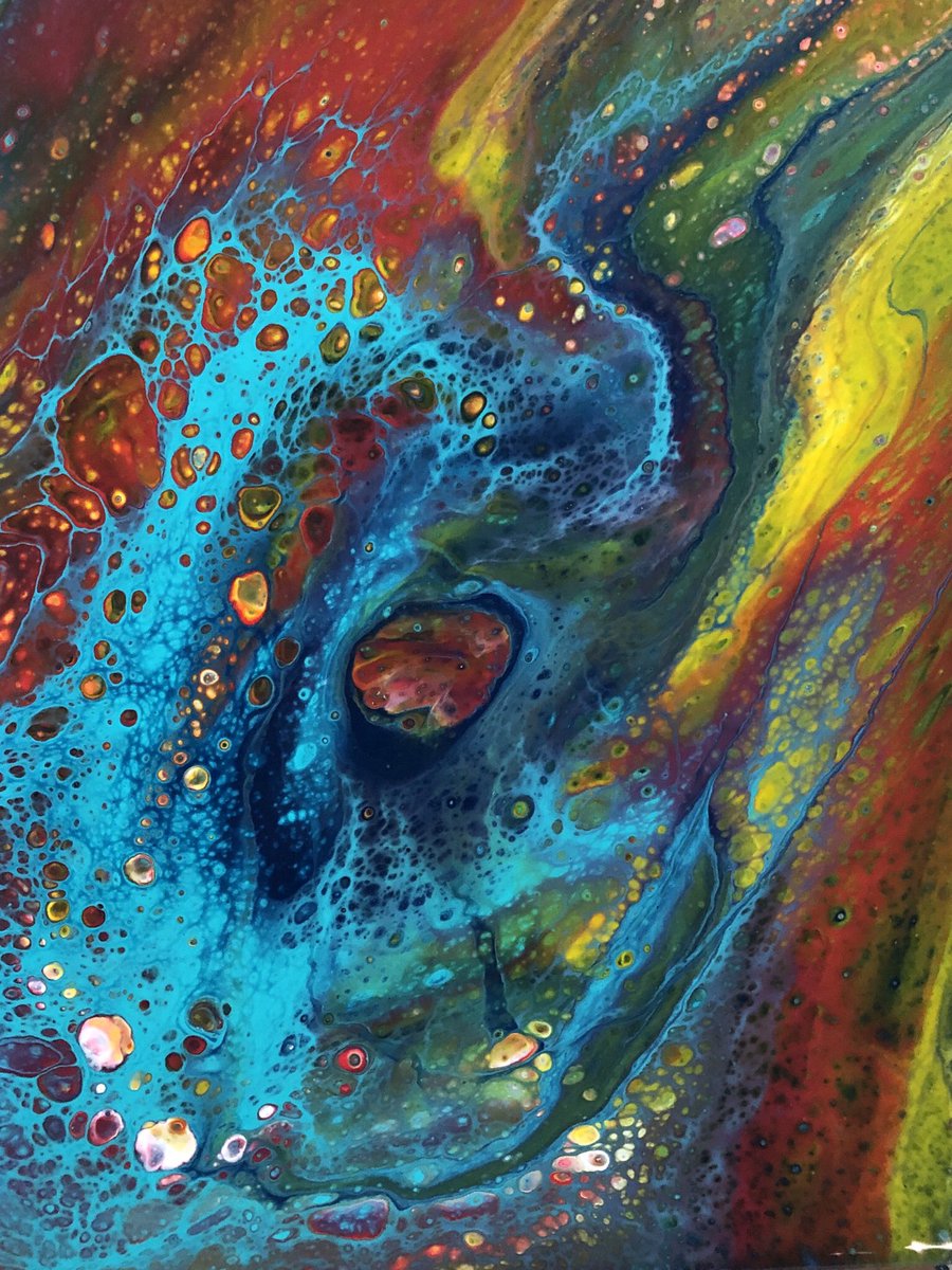 createdizeyen's tweet photo. Girls night out at @PinotsPalette. The pour paint technique is super fun and there are so many ways to create different results. Make sure you have a good color palette in mind before you start. 🎨 
—
#PourPaint #Color #Palette #Sunset #Teal #Gold #Paint #Art https://t.co/uppq0fulFI