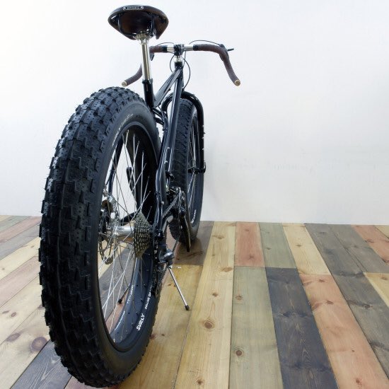 Salkhonaar's tweet photo. Bôôôôô ! #levéloautrement #roulerautrement #customcycles https://t.co/mEoPOoCnIs