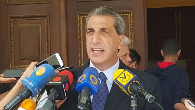 noticierovv's tweet photo. #5Ene Diputado Biagio Pilieri: Juramentación de la AN fue un acto inconstitucional

#Politica #AN #Pilieri #NoticieroVenevision https://t.co/ZiA3kRTxgM