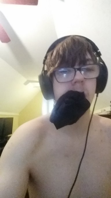 2 pic. got bored decided to tie myself up. #bondage #sellingcontent #selfbondage #chaturbate #bi #glasses