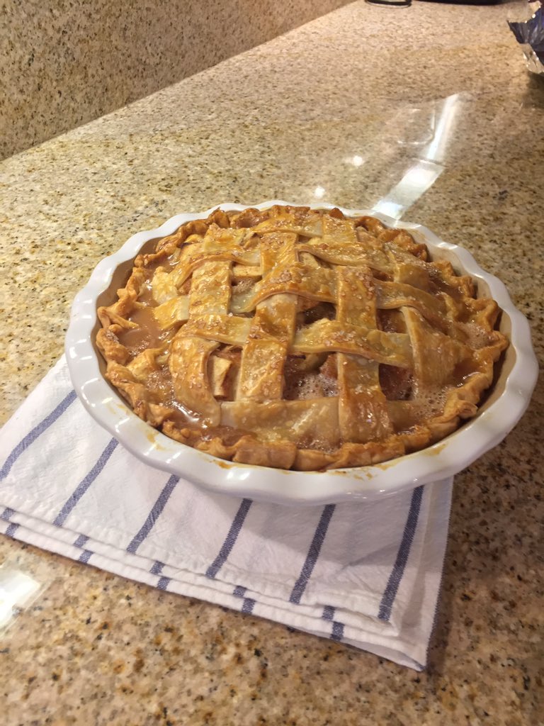 Anthonyecam's tweet photo. Sunday project...apple pie! https://t.co/kNjCqEdhyn