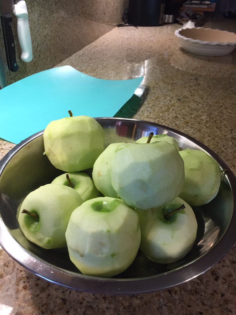 Anthonyecam's tweet photo. Sunday project...apple pie! https://t.co/kNjCqEdhyn
