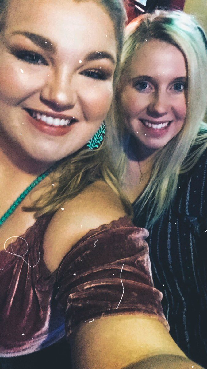 ClaireZahm's tweet photo. Shouting happy 23rd birthday to the always beautiful @dailey_angela🎉 missing our days in MHK together a little extra today💜 love and miss you! https://t.co/zFHFzAuohQ