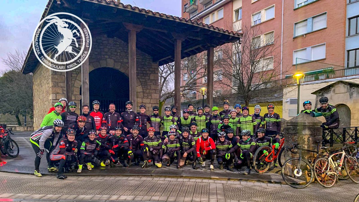 basahuntzak's tweet photo. Hace escasos días atrás despedimos el año juntandonos unos cuantos y así despedir el año como se merecía, disfrutando del hobby y de la otra parte de la familia como es Basahuntzak Etxebarri. Esta vez tocaba dar el saludo al nuevo año 2020, primera salida en familia!!! https://t.co/C245vKvw2T