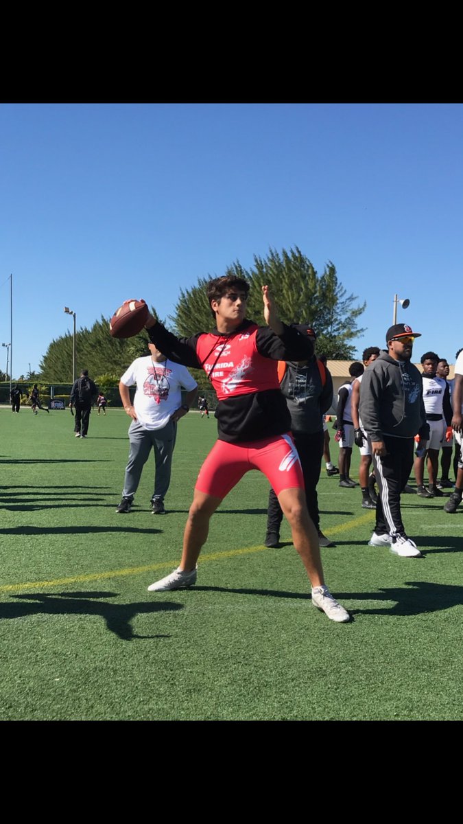 PalmBeach7on7's tweet photo. @coachmarroquin @santinomarucci #GettingWork #WhosUpNext https://t.co/2qyOXXrZBR