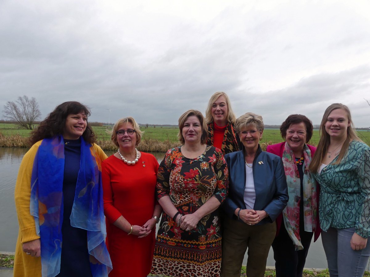 🗓 SAVE THE DATE 🗓
28 maart - New Voices Symposium 💙🦁💛 bit.ly/SymposiumNV20
"De menselijke maat in leiderschap"

#diversiteit #leiderschap #NewVoices