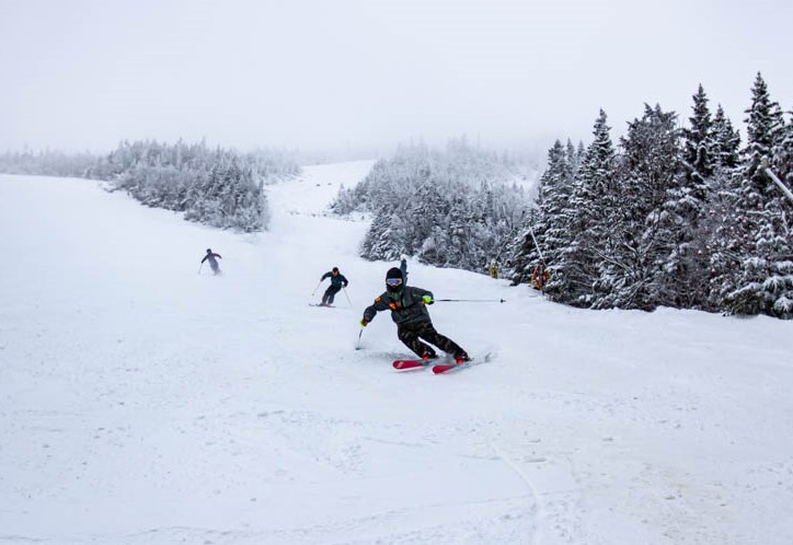SugarloafMaine's tweet photo. Shred that powdah, bub. #pow #loafme https://t.co/qq0sCnh4Wr