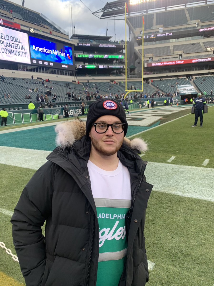 soledelphia's tweet photo. Go birds , wtf is a seahawk??? https://t.co/lOQc2FmdTB