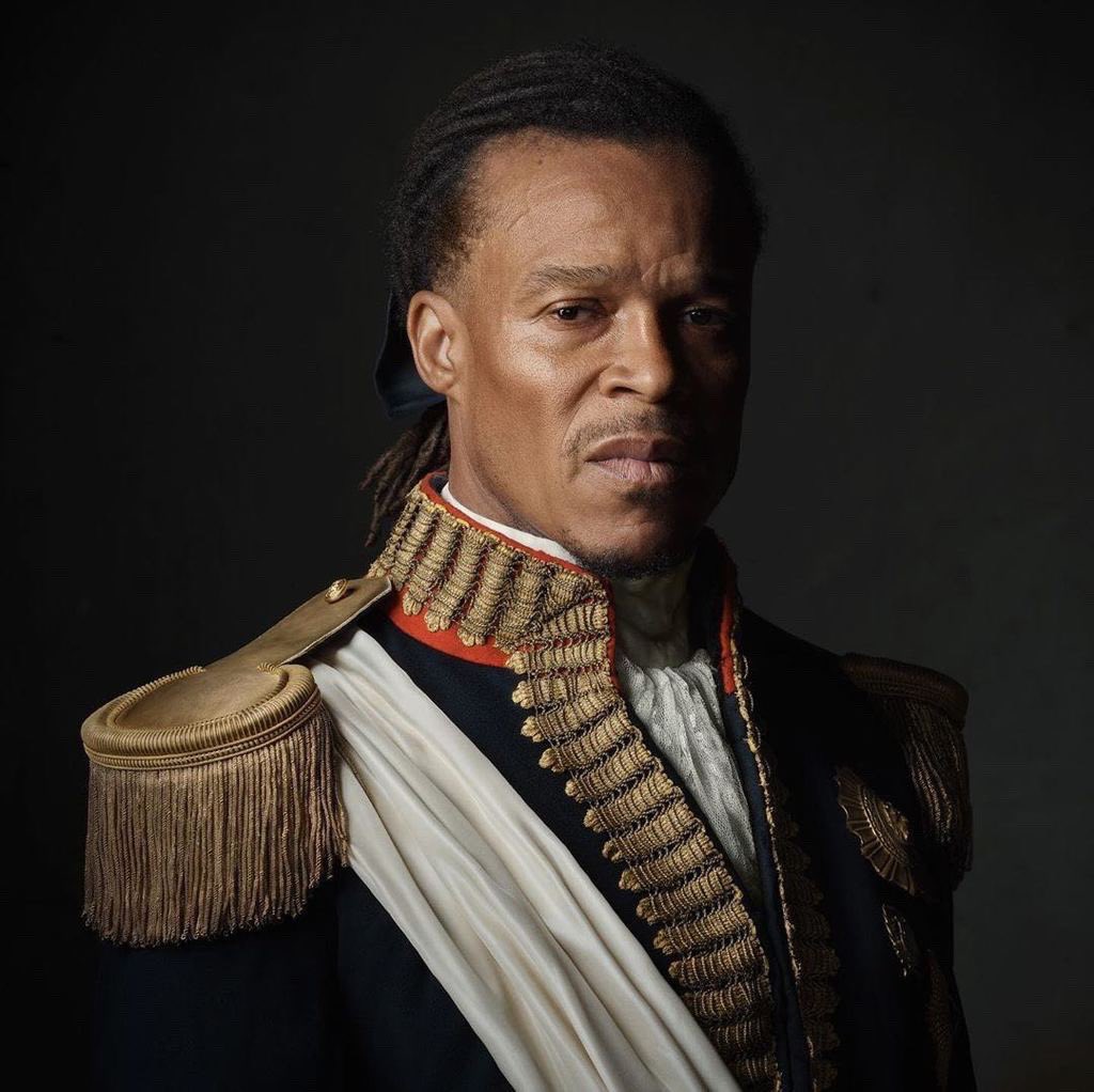 Haititempo's tweet image. Ansyen foutbolè Neèlandè Edgard Davids  🇳🇱 rann yon vibran omaj a Toussaint L’ouverture 🇭🇹 pou kontribisyon li nan abolisyon esklavaj e pou wòl li nan revolisyon Ayisyen an.

📸 Gemmy Woud-Binnendijk