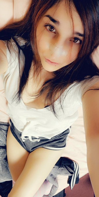 Watch EmilyRoseIV's leaked NSFW photo on TwXstars