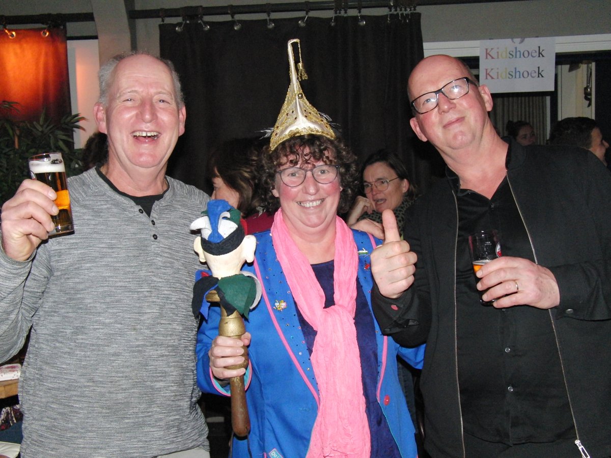 Tijdens Nieuwjaars-Matinee zondag 05 januari 2020 is de nieuwe Prinses van CV de Piepeblaozers gepresenteerd.

Mogen wij u voorstellen aan Prinses Rosalien de Eerste.

Morgen meer op piepeblaozers.nl.