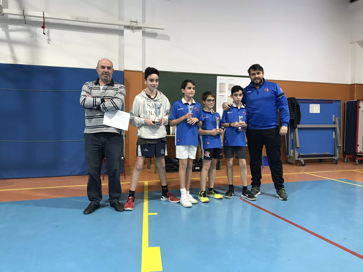 boadillatenisd1's tweet photo. Éxito del tradicional torneo de Navidad del CTM Boadilla, categoría de niños y absoluta. Gran parte de los jugadores quiso pasar una gran tarde deportiva con los compañeros y familiares. ¡Aúpa Boadilla! 🏓 https://t.co/GrFgma7bWN