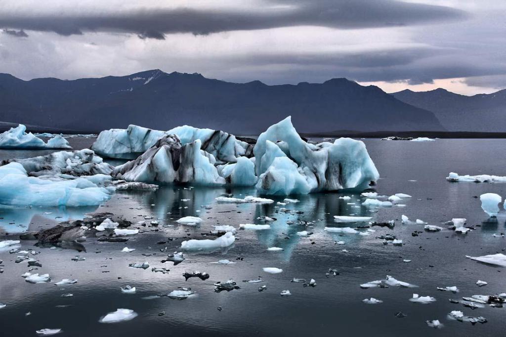 plusoficial's tweet photo. Experience the most beautiful Arctic North Iceland https://t.co/vGM17mf9dt https://t.co/WKxa31F5IL