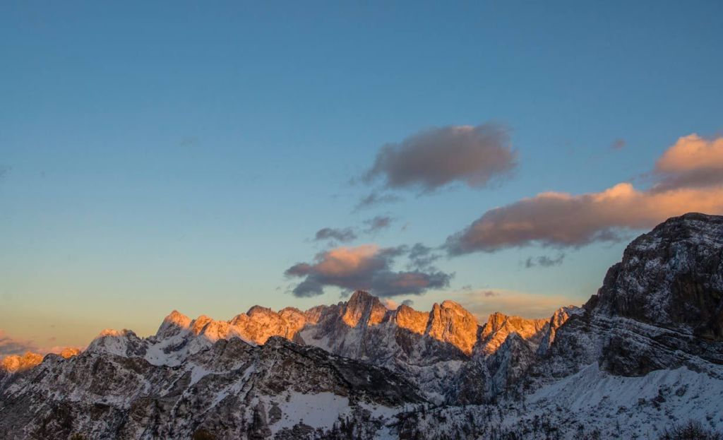 plusoficial's tweet photo. Staying true to the mountain roots with its colors https://t.co/JKmxCi5n9y https://t.co/52p5ctQTBJ