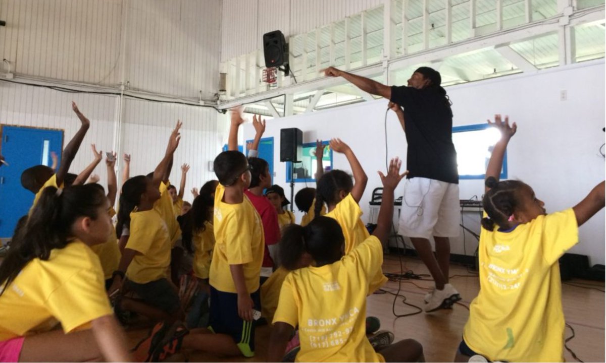HHPHorg's tweet photo. 1000+ educators, entertainers & other professionals joined the movement at https://t.co/Am2LFNvl9W last year. Thank you to each & every one of you for creating inclusive environments that tap into the spirit of young people! Are you an #HHPHMC? Tell us how you make a difference👇 https://t.co/bmPjM1tjg7