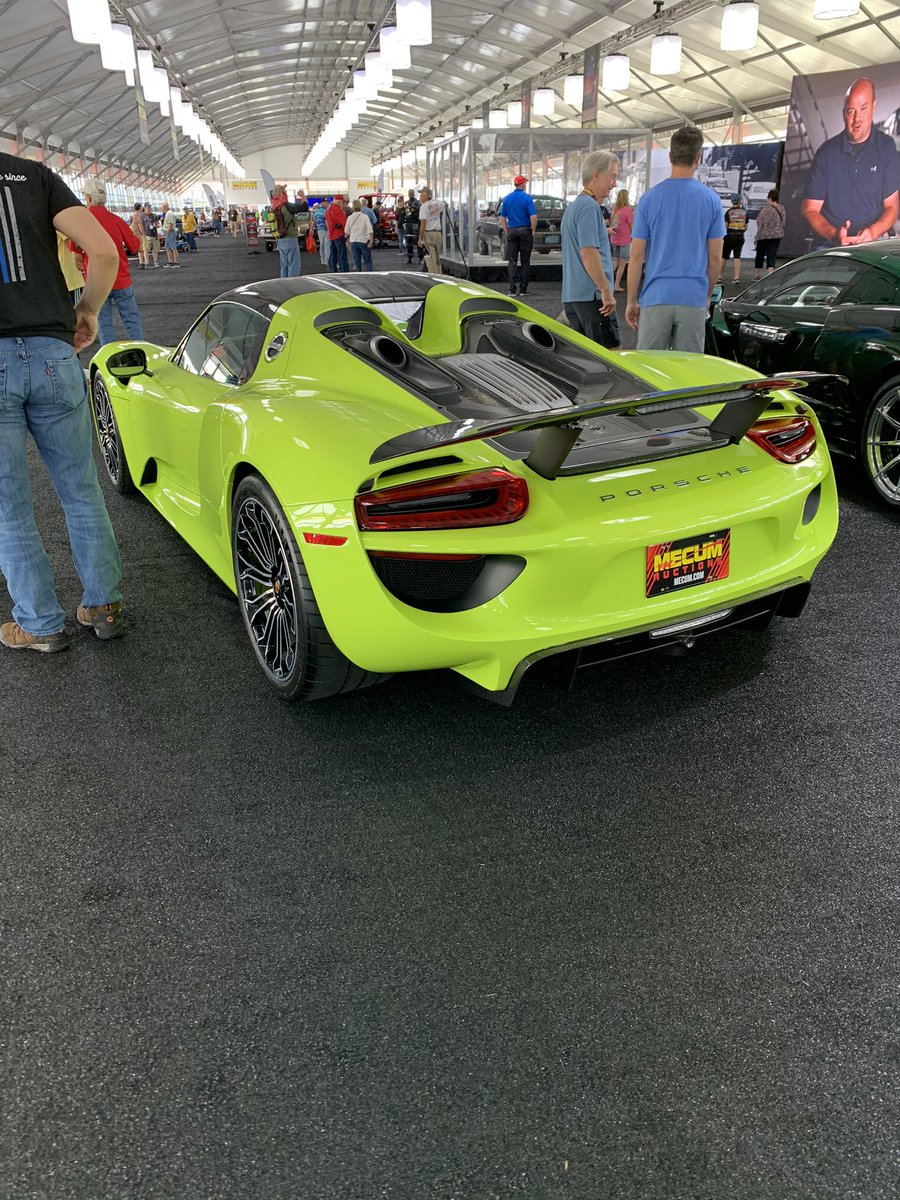 nicklodenracing's tweet photo. I like the color of this Porsche 918 Spyder I saw at @mecum , what do you guys think?
#sponsormepfc20 #longacreracingproducts #teamafco #proshocks #resuspension #racing https://t.co/XtBwCVy9p0