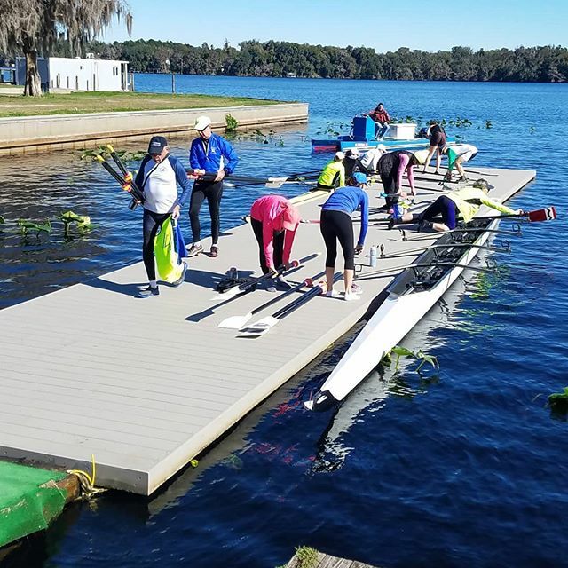 A busy dock is a happy dock! Thank you @accu_dock Everyone loves the stabile, solid platform for rowing! #accudock #usrowing #madeinusa #madeinflorida #floatingdock #row2k #row #lakelife #riverlife #lifeisgood #usa #americanmade #lakeberesford #messingaboutinboats #explorefl…