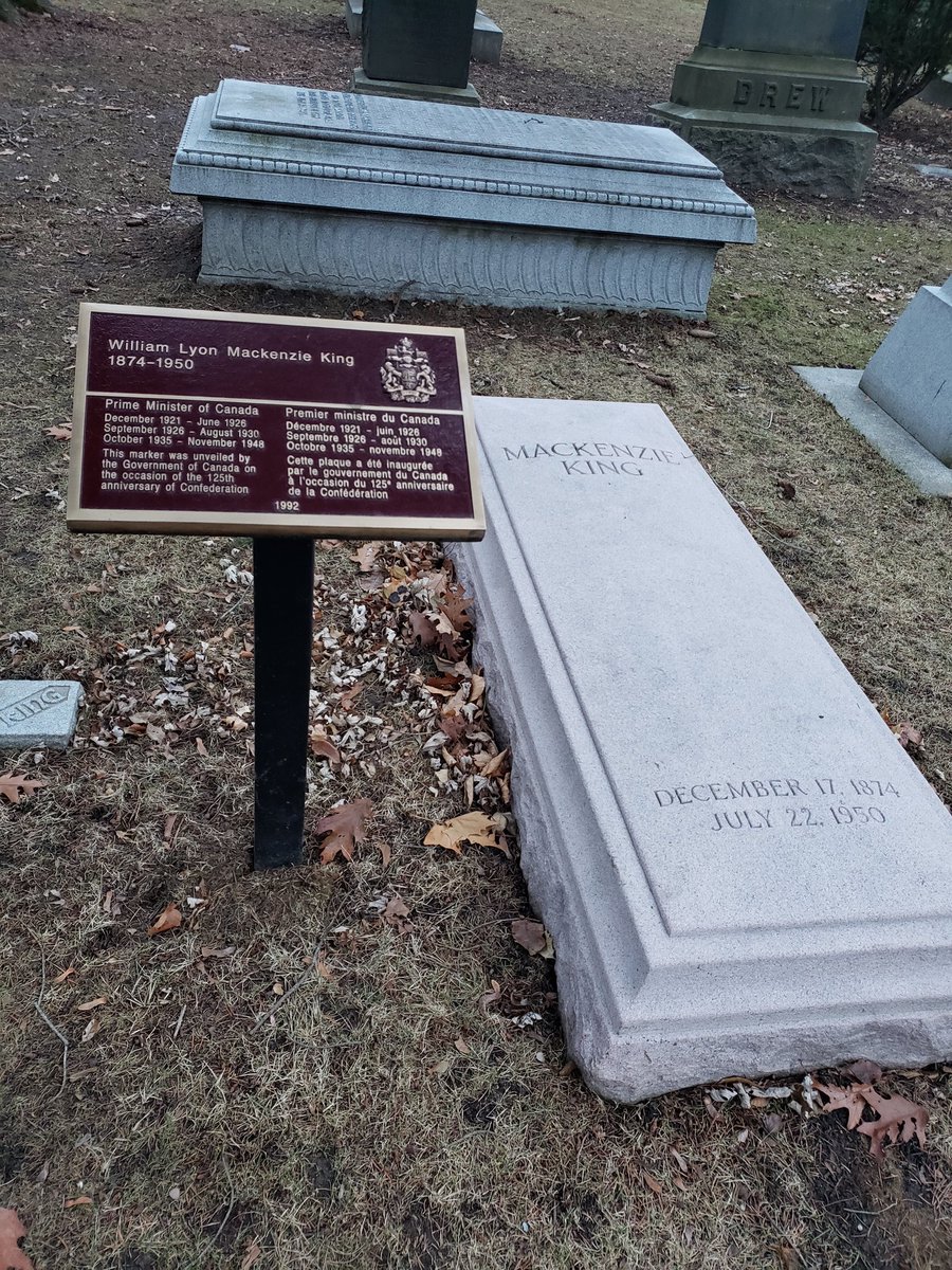 LisaKresky's tweet photo. Like last fall, I'm trying to do one thing a week outside my regular routine.  Week 1 of 2020 I went to the Trans-Siberian orchestra.  Today, week 2,  I checked out the Tunnel of Glam, street art around St. Clair, and Mount Pleasant Cemetery. #livinglifetofullest #Toronto https://t.co/LS9yjxtToo