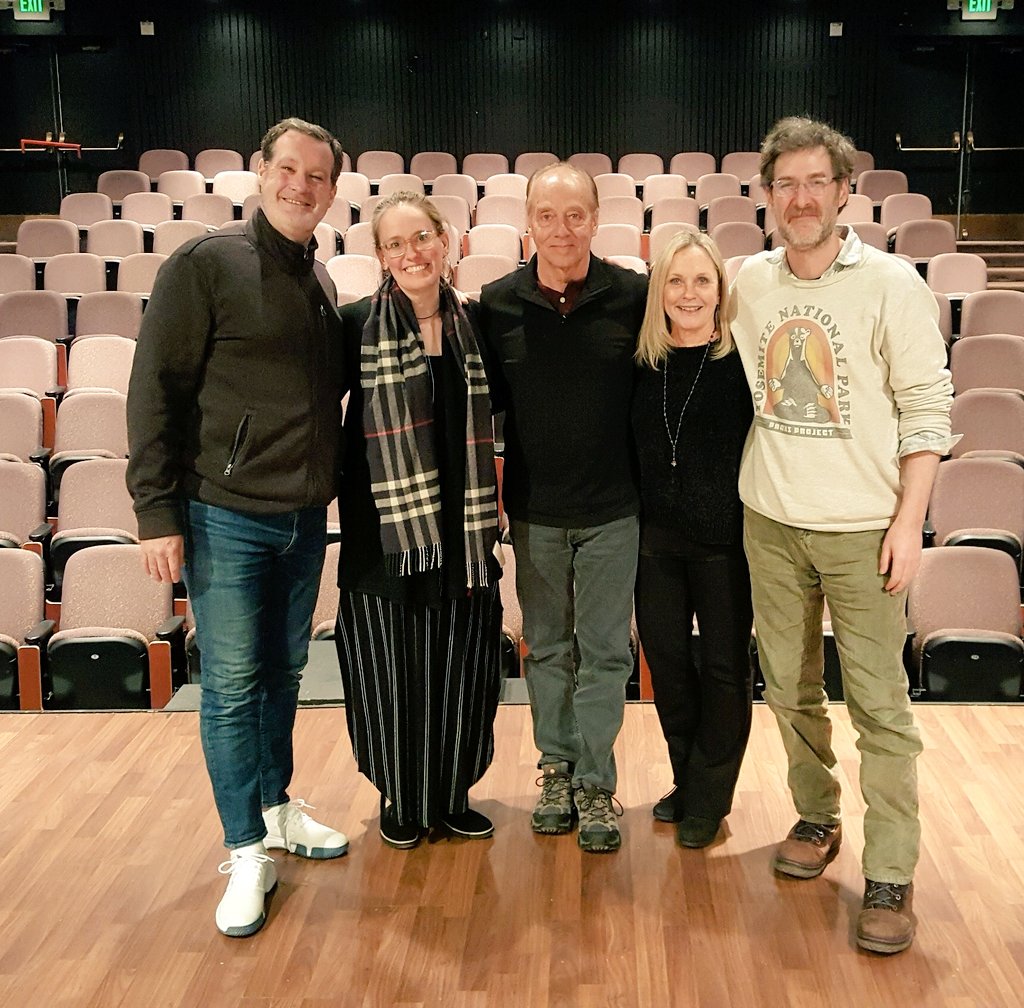 BaileyDirects's tweet image. 6 yrs together giving feedback to HS seniors auditioning for college theatre programs. L to R: Ted Curry (St. Ignatius Prep School); Rachel Hoffman (@telseyandco Casting); Robert Bailey (@USCSDA); Susan Woodell-Mascall (College Audition Pro); Jonathan Bernstein (New York Univ)