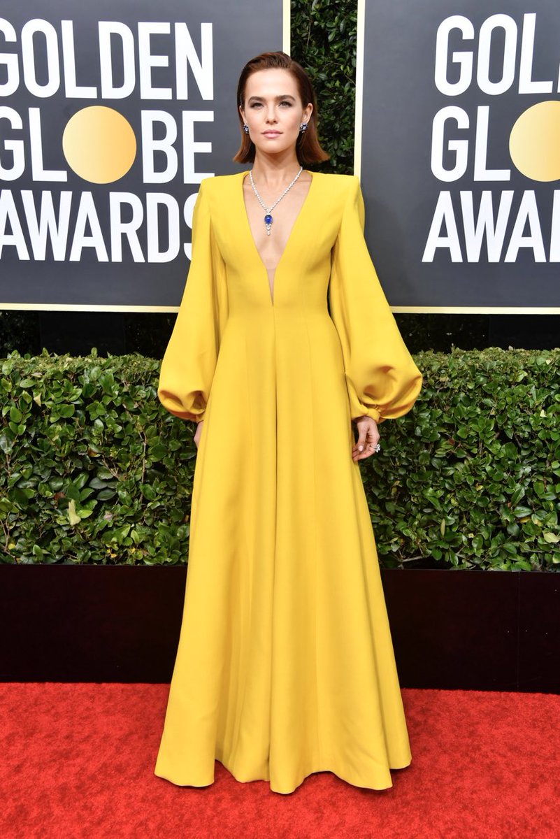 CParchme's tweet photo. First up on my #bestdresed list is Zoey Dutch. Simple &amp; stunning. #goldenglobes2020 #ERedCarpet #Fashionista #stylist #fashionblog https://t.co/vFmpJMCcA4