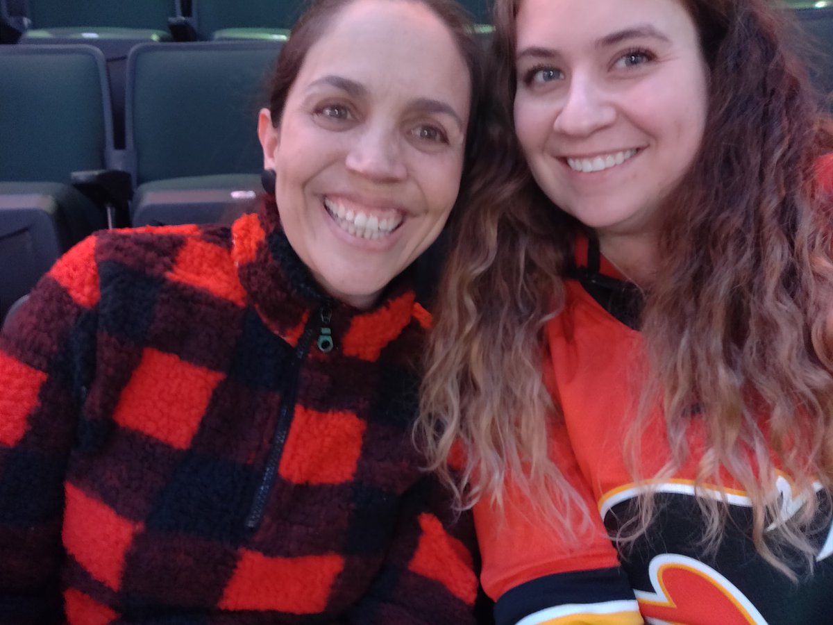 TayGsmith's tweet photo. @NHLFlames we out here in MN! https://t.co/J327ewEJ3n