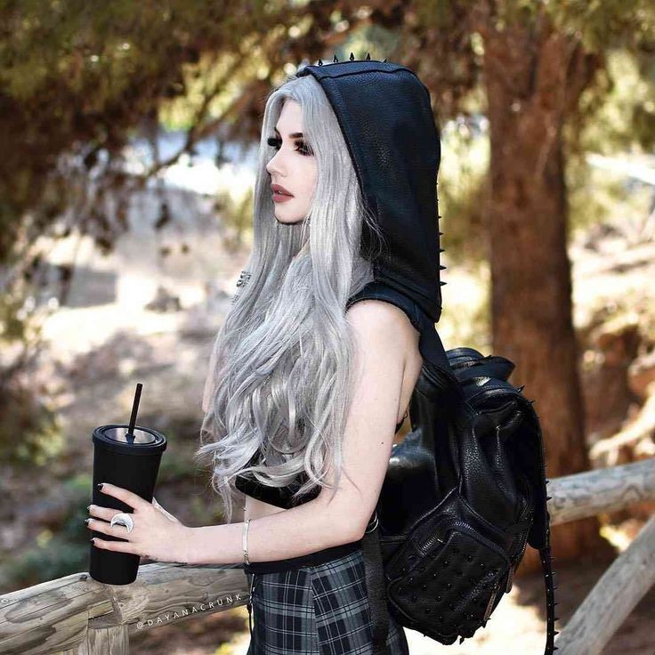 HahaMischief's tweet image. Waiting for @XBloodAndMetalX to meet her at the park for their date.