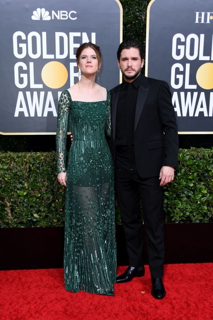 BestofKitH's tweet photo. NEW 📷 Kit Harington and wife Rose Leslie on the red carpet of the #GoldenGlobes in Beverly Hills, California | January 5, 2020 https://t.co/pdQKxv0vqV