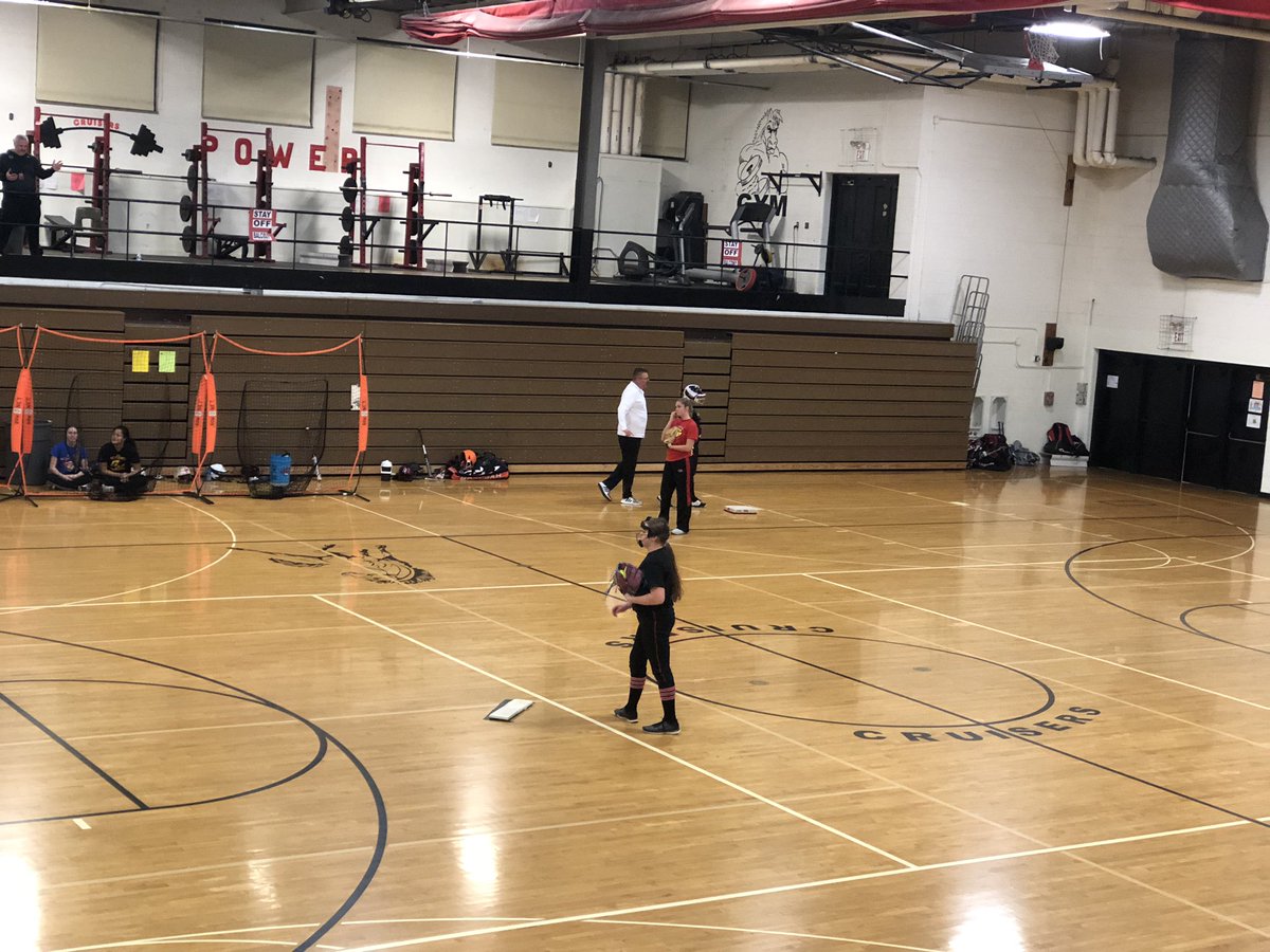 CoachTollison's tweet image. Great first winter league game! Great work ladies !