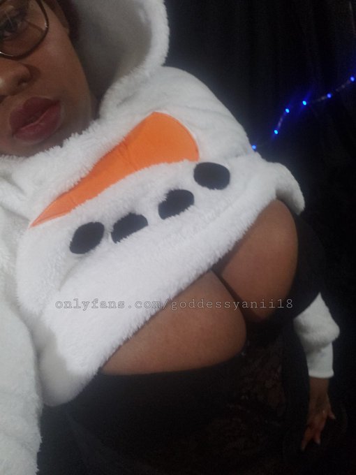 🖤👑Goddess Yanii👑🖤's pics and videos - ENjyKtCWkAY8L2q jpg:small image 11