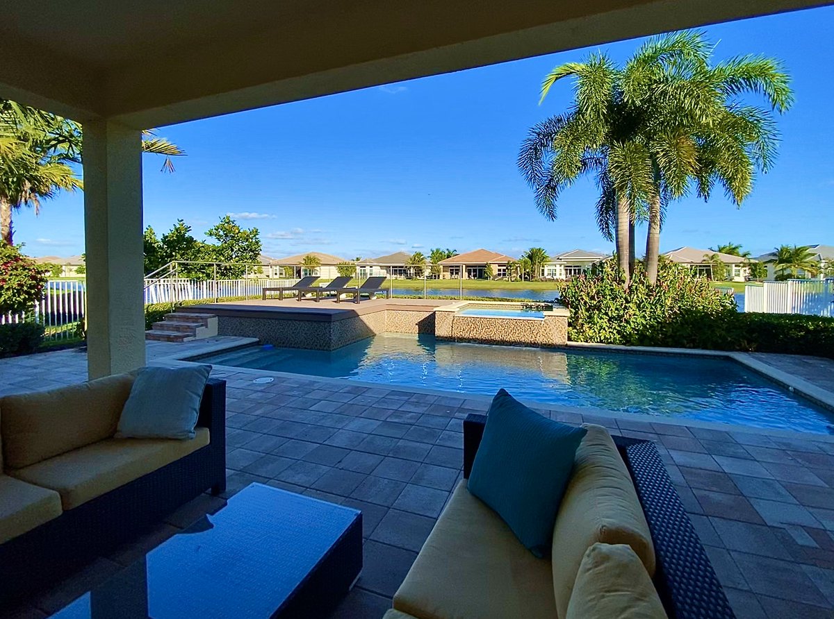WhatsUpPalmBch's tweet photo. So much fun helping our clients pick out some new construction options! DM us for more details🔥😎
_____________________
#nvrealtygroup #valenciasound #glhomes #luxuryliving #luxurylife #luxurylifestyle #florida #picoftheday #realestate #architecture #loveflorida #movetoflorida https://t.co/f97F0OdPbD