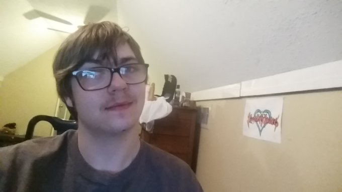 I'm live now on #chaturbate cum tease me #bdsm #pornhub #bigdick #bi #gay #horny #glasses #live https://t
