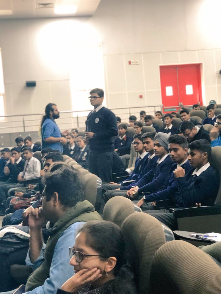 India_Alliance's tweet photo. Our next #explorer @thebabulab tells us how #scientists overhear conversations between #neurons in a worm C elegans! 🐛
"Do neurons talk to each other at a speed faster than light?" asks a curious member of our big, brilliant audience! 👥
#TheExplorerSeries🔍 is on!
#PopSci https://t.co/KRoe2WCLGE