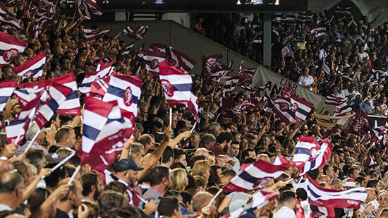 surlatouche_fr's tweet photo. #Top14 Bilan Affluences mi-saison

🥇UBB 24341
🥈Stade T. 21919
🥉Clermont 17012
4⃣Stade R. 16000
5⃣Bayonne 14495
6⃣LOU 14027
7⃣Toulon 13895
8⃣Racing 13034
9⃣Pau 11784
🔟Stade F. 11319
🔢Brive 10915
🔢Castres 9873
🔢MHR 9857
🔢Agen 8210 https://t.co/cDpn4xyMrt
