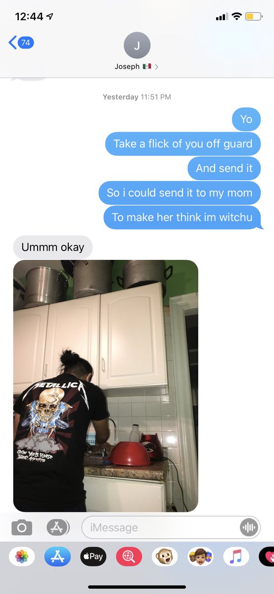 LouieSlyy's tweet image. told my niggas to send me a picture of them off guard so I could “send it to my mom” 
 
This is what they sent me 😂😂