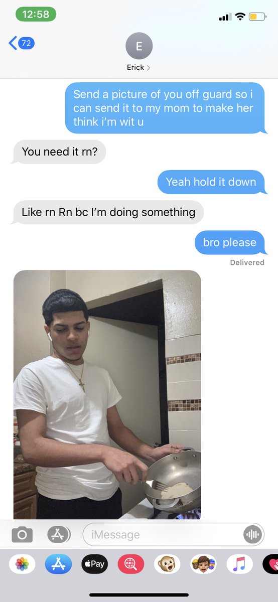 LouieSlyy's tweet image. told my niggas to send me a picture of them off guard so I could “send it to my mom” 
 
This is what they sent me 😂😂