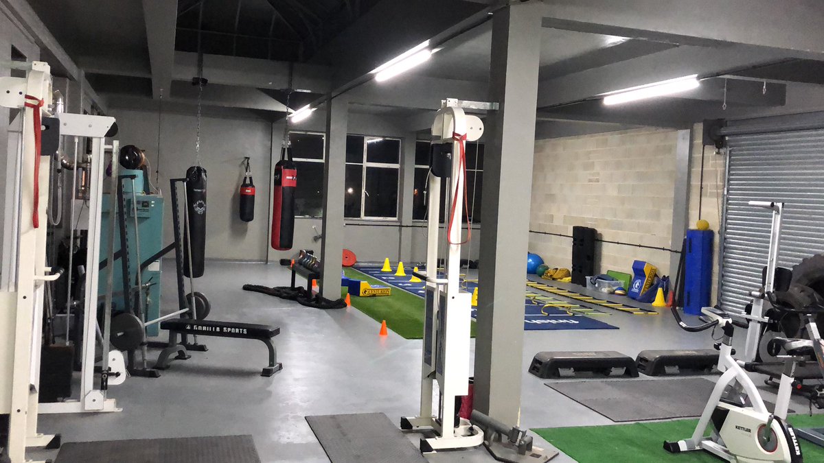 LilleysFitness's tweet photo. Early bird catches the worm. #TeamLilleys #6amClass #jointhemovement https://t.co/qsrXwcC1ud