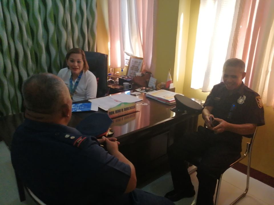 bienunidopsbppo's tweet photo. That on January 6, 2020 at around 09 :00 o'clock in the morning PCPT LITO BONGATOR ROSALES ACTING CHIEF OF POLICE of Bien Unido Police Station conducted courtesy call to Hon. Rene B. Borenaga at Municipal Hall Bien Unido Bohol. @RDPRO7 @pro7official @bppo_pro7 https://t.co/Spk7HN20Rq