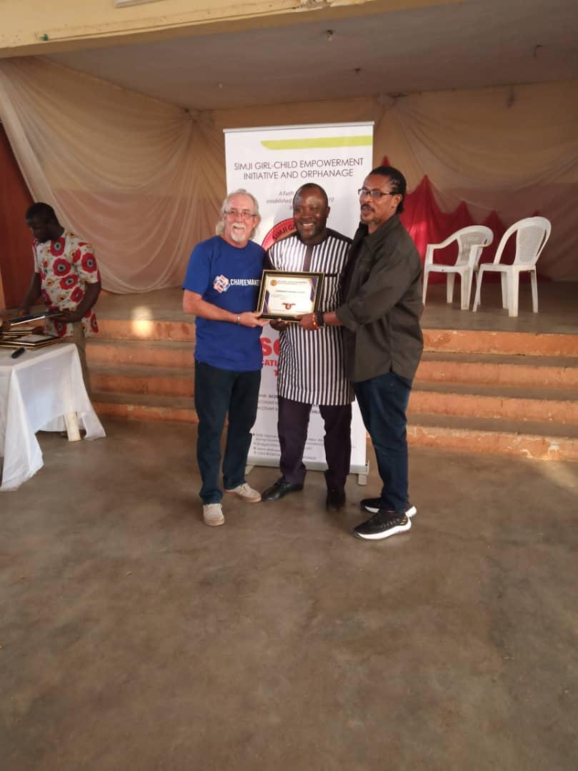 GodwinOkoko3's tweet photo. When you end 2019 with awards, community peace engagements and on good note and start 2020 with an award, than sure it going to be a better year full of honors, but above it services to God and humanity.
#SIMJI@10.
Support community PEACE structures in PLATEAU state & Nigeria https://t.co/4QJGpO92co
