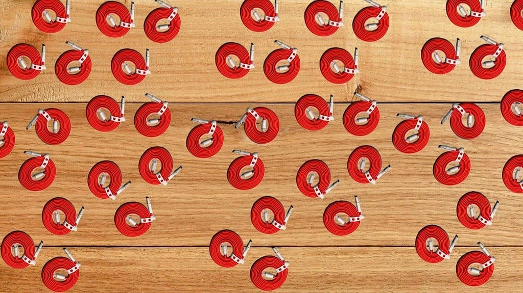 kumarrgg's tweet image. OnePlus 
Here's all the red cable i spotted 
🔴🔴🔴🔴🔴🔴🔴🔴🔴
#RedCableClub #RedCableChallenge
#OnePlus  

@oneplus