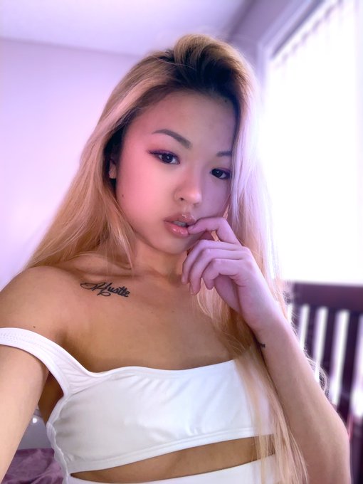 Watch Lulu Chu's leaked NSFW photo on TwXstars