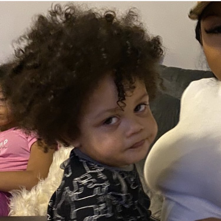 saucce_god's tweet photo. When you just wake up and yo phone died and she complaining that you was fucking someone 😭 https://t.co/8T1jRTGb1i