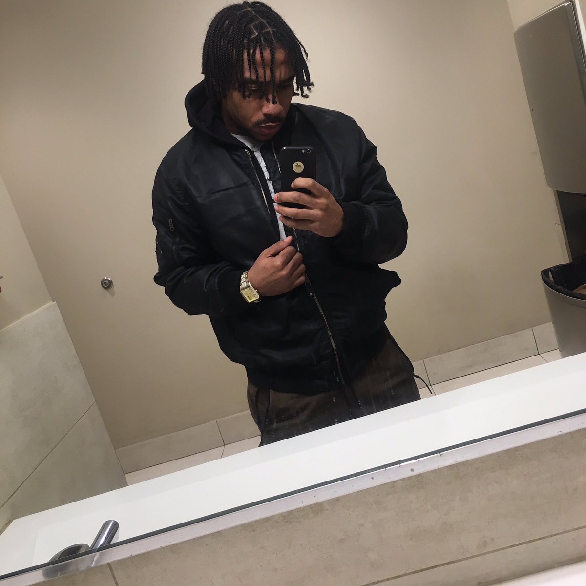 lunoski's tweet photo. #BlackJohnWick https://t.co/w6NDomU5wp
