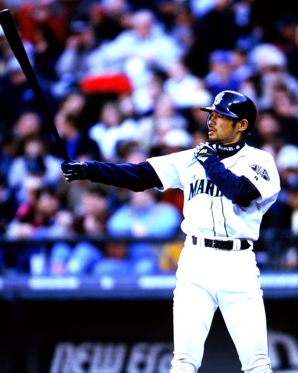 MLB's tweet photo. On this day in 2001, the @Mariners signed Ichiro to a 3-year, $14m contract. What was your favorite part of watching him play? https://t.co/QfSlDMmx7u