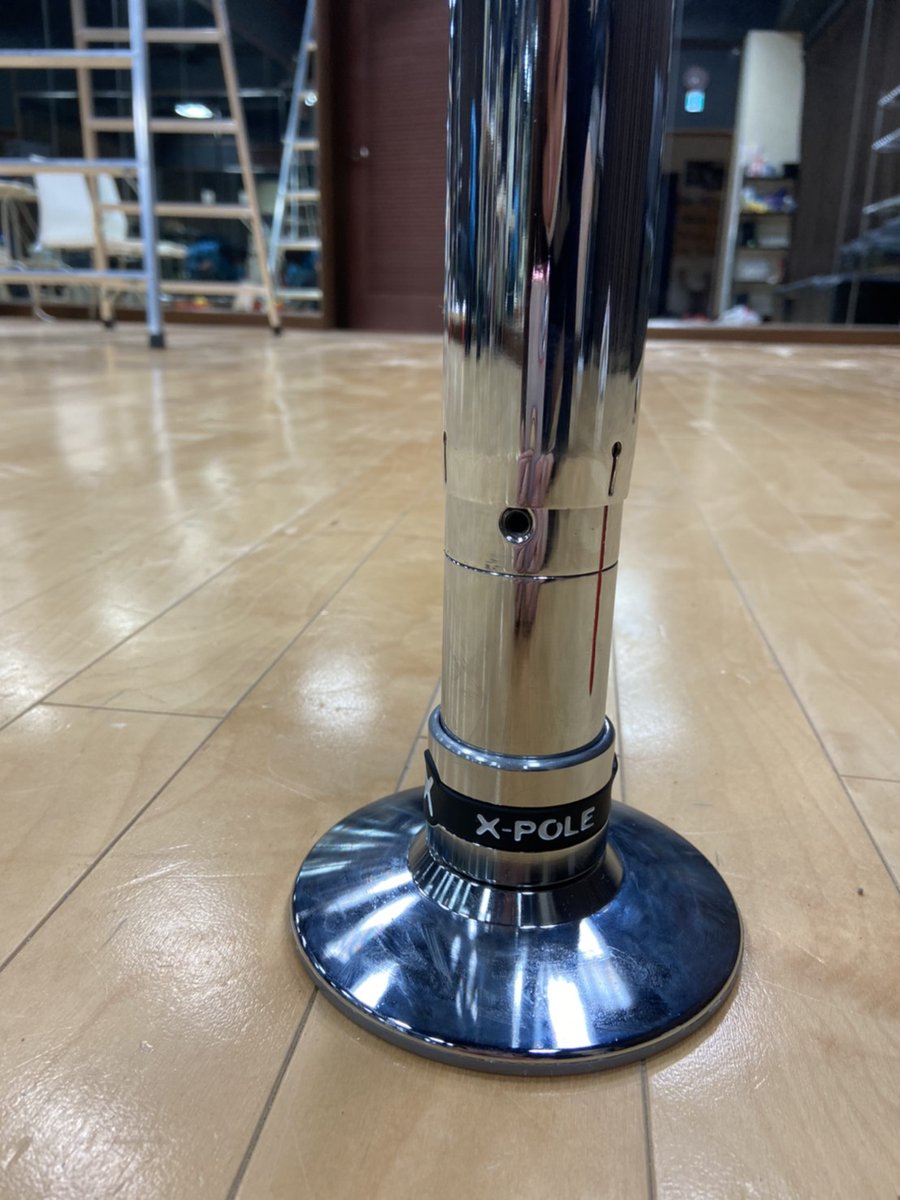 にょろ お世話になっている千葉市のstarnite Dance Studio Dancestarnite に ついに天井マウントが３箇所設置されました しかもポール３本中２本はワンタッチ切替のx Lock 併せて日曜13時 14時15分にスピニングポールクラス Mai先生 オールレベル