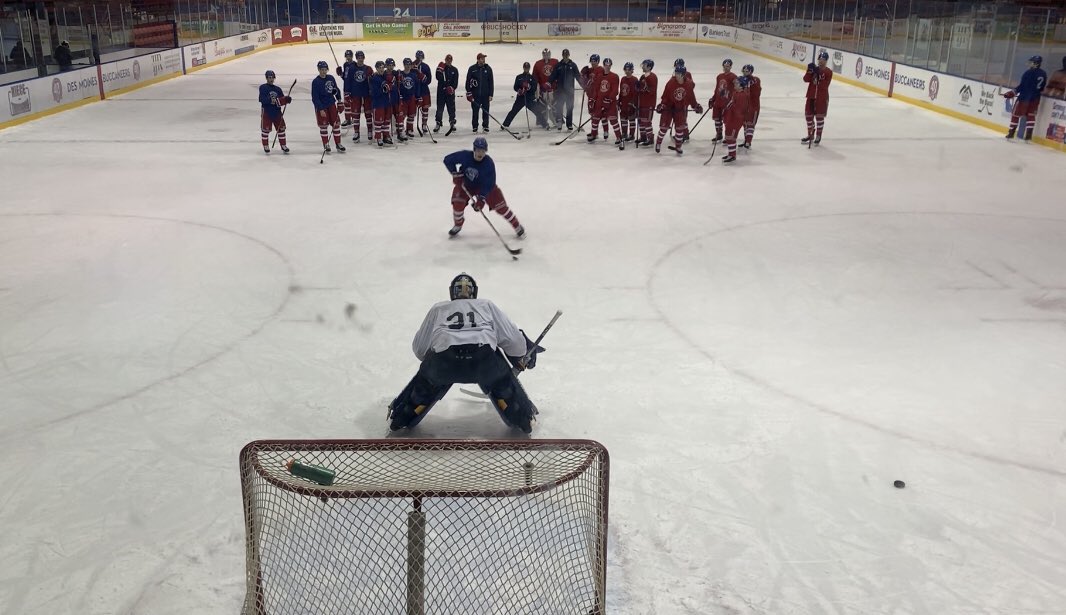 Ben_Behrens32's tweet photo. Thank you for inviting me out @bucshockey! Had an awesome time! #ClimbAboard #BucsHockey https://t.co/vIRkahE5Oq