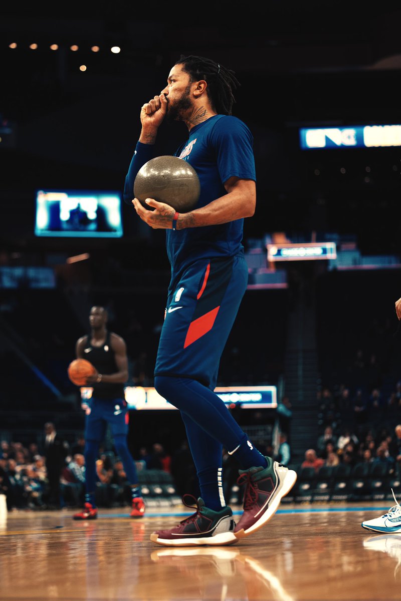 YazooMotif's tweet image. He’s given so much to the game. 

🌹@drose 

📸: @YazooMotif