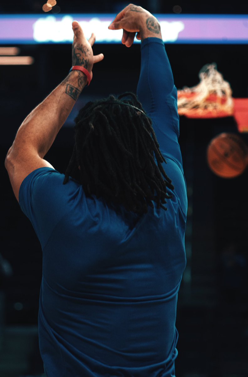 YazooMotif's tweet image. He’s given so much to the game. 

🌹@drose 

📸: @YazooMotif