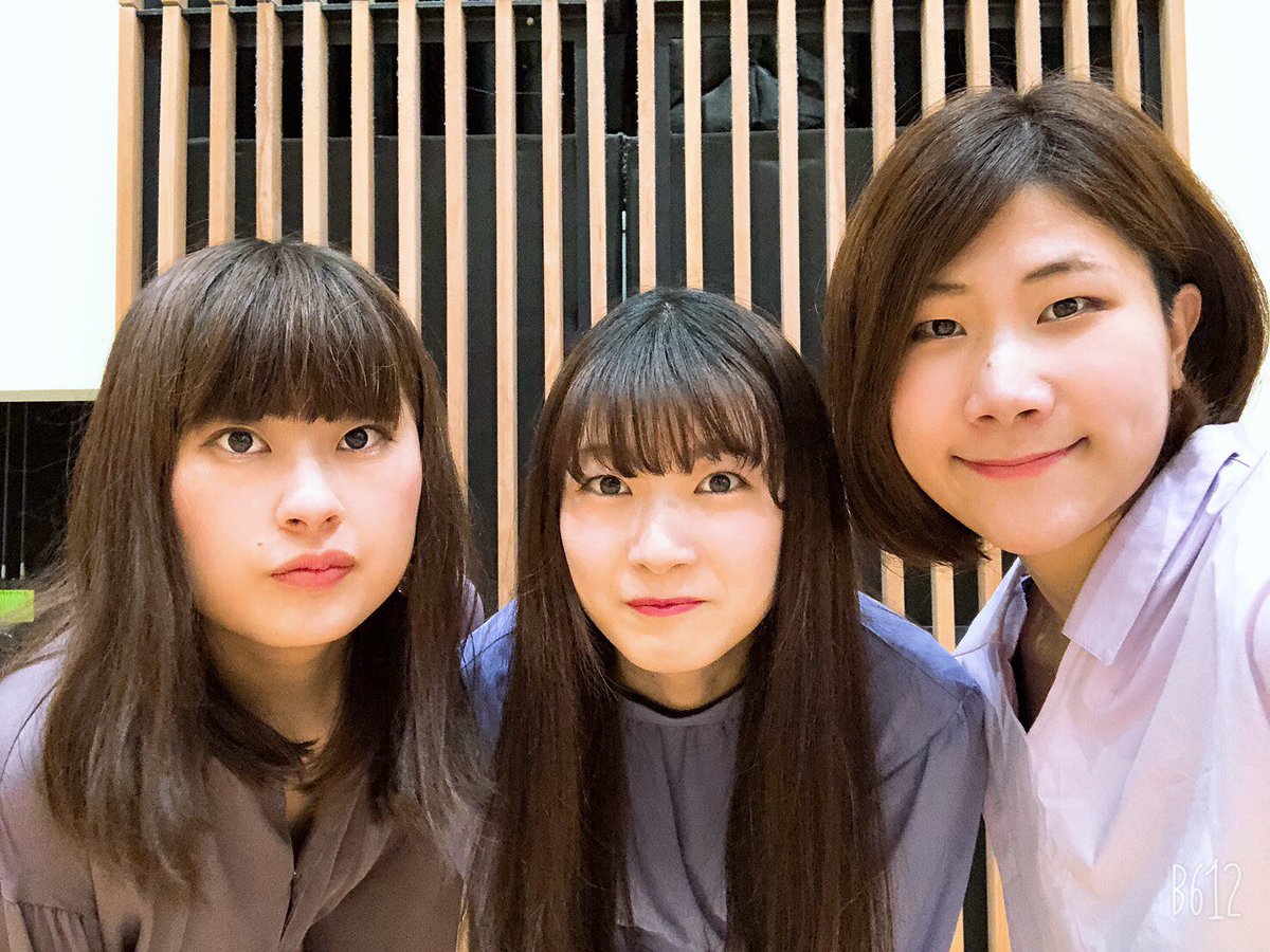 hiyayun09's tweet photo. 3年前に正月キャスしたの懐かしいな〜!
全員黒髪だったのが全員茶髪になってる🤣
#Emufrep https://t.co/2JG2Pys0hq