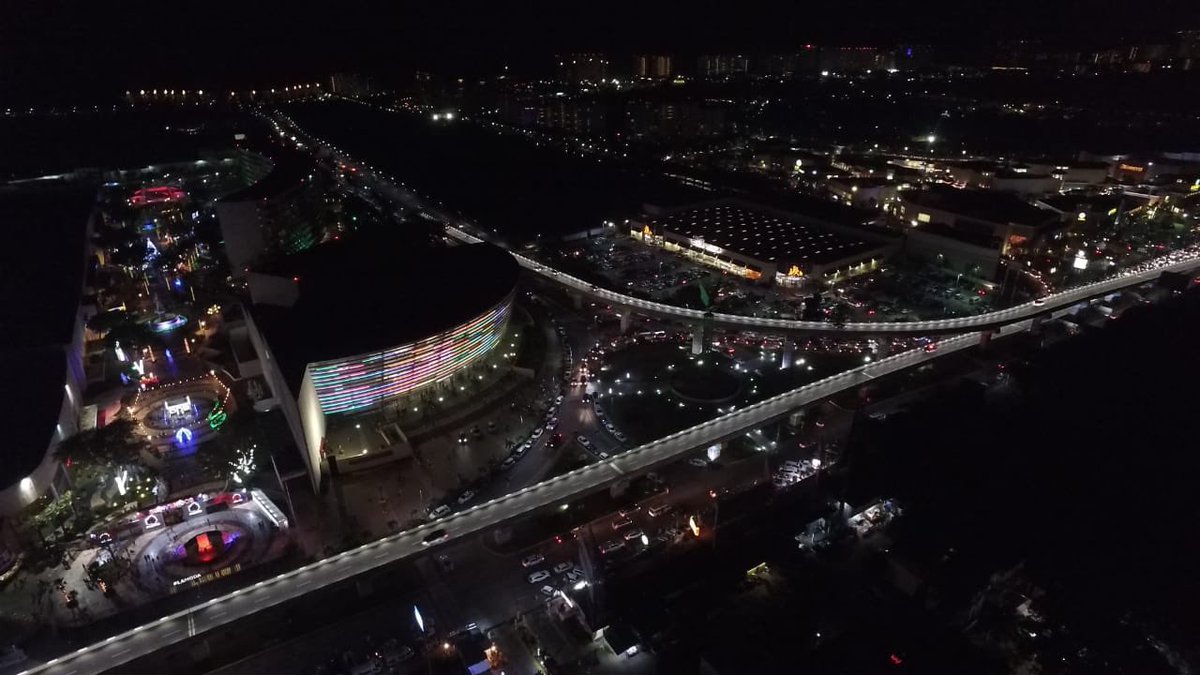Con un lleno total, #Acapulco se prepara para decir adiós a la #MegaFeriaImperial 2019-2020 en el concierto de Alfredo Olivas.