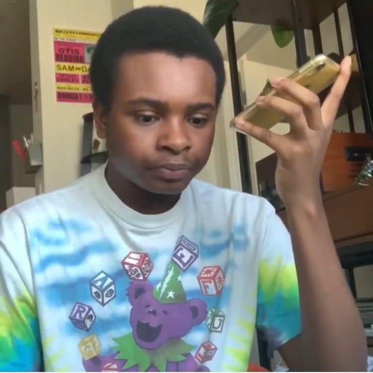 needyarmani's tweet photo. me calling my mom to see where she at cause she think she grown 🙄 https://t.co/nrO7BFsL1V